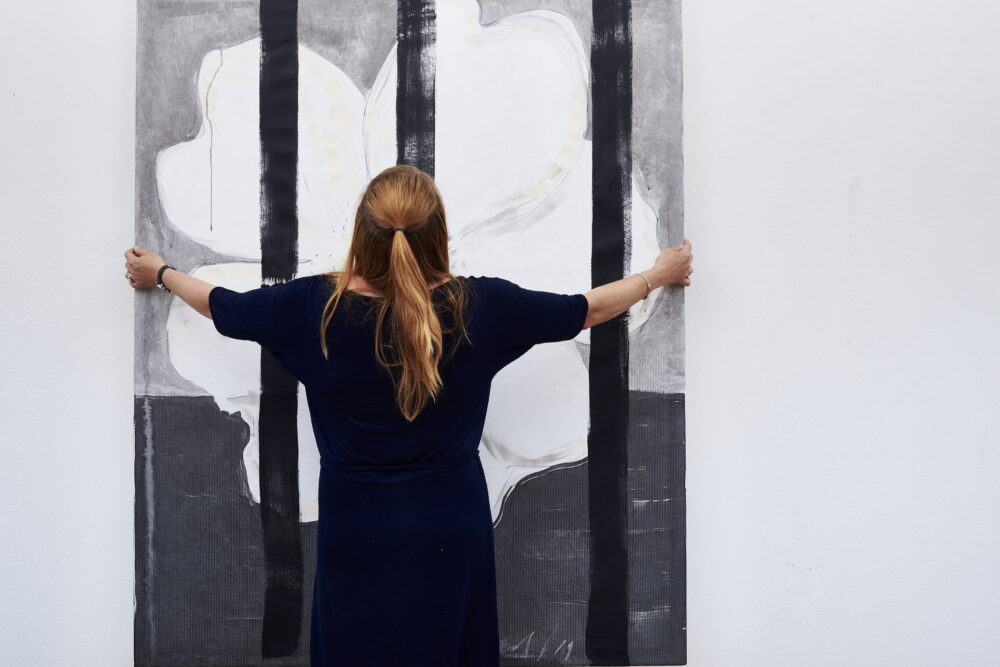 Heike Berl - WEISSE ROSE IV (Atelieransicht) - 2019 - Tusche, Edding, Acryl auf Tyvek - 180 x 140 cm