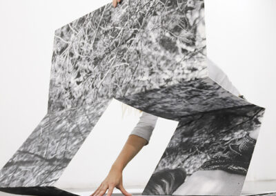 Arina Essipowitsch – Fold – 2020 – Installation, Fotografie – Maße variabel, min. 45 x 45 x 15 cm, max. 270 x 1350 cm