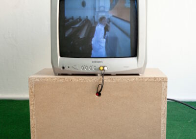 Melina Braß – Of searching and not finding – 2023 – Diplominstallation im Bistro21, Leipzig – Teppich Fototapeten, Videos